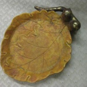 Acorn Leaf Tray